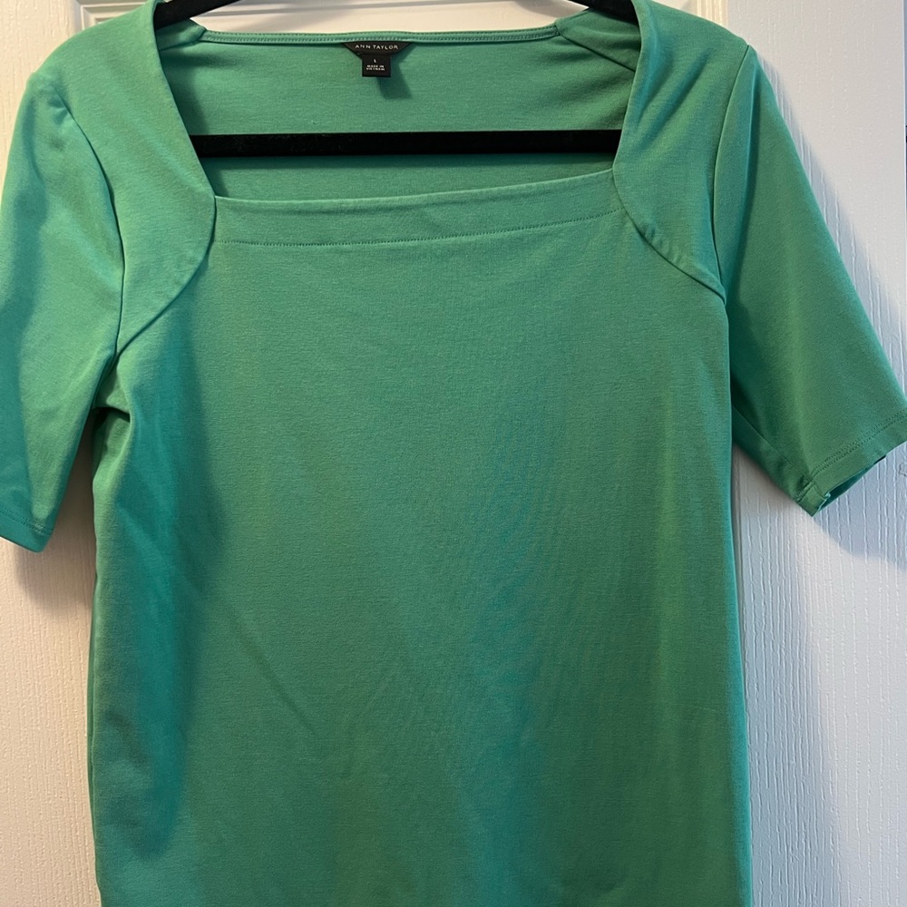 Ann Taylor Aqua Short Sleeve Tee